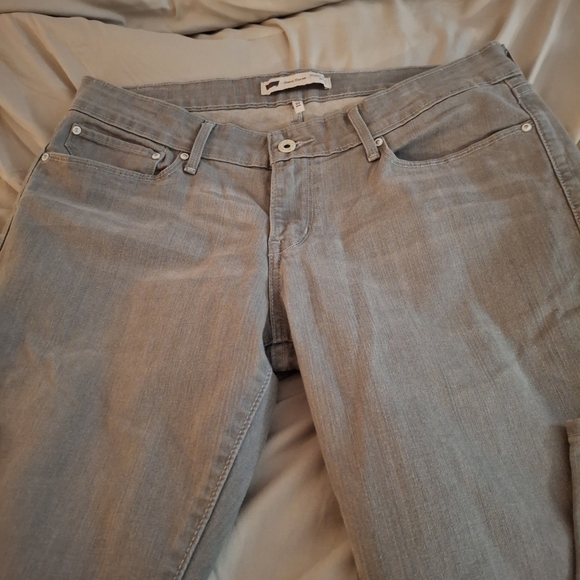 Levi's San Francisco Women's Gray Skinny Jeans - Picture 4 of 9